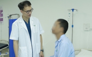 Người đàn ông bị em họ cắn đứt môi