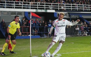 Neymar xuống nước, xin lỗi con trai Robinho