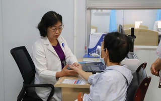Rong kinh ở tuổi 64, người phụ nữ bất ngờ khi nhận kết quả khám