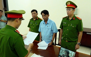 Hết đường lộng hành