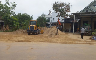 Một phường ở Huế có 20 bãi tập kết cát, sỏi trái phép, sẽ xử lý ra sao?