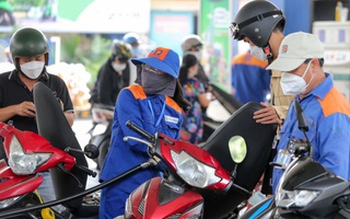 Giá xăng dầu đồng loạt giảm, dầu diesel rẻ hơn gần 1.000 đồng/lít
