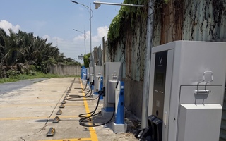Cắt trộm dây sạc xe điện ở TPHCM để lấy tiền mua rượu