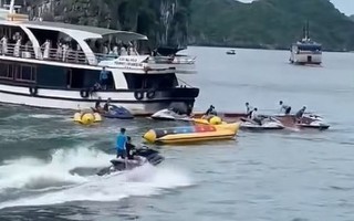 Lật tàu du lịch tại Cát Bà, 1 nữ du khách tử nạn