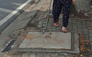 Phản hồi: Đã xử lý quai sắt nắp hố ga