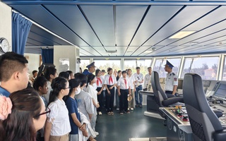 Lan tỏa tình yêu biển, đảo qua sân chơi dành cho học sinh