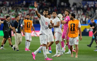 "Lão tướng" 36 tuổi tuyển Iran bất ngờ nhận danh hiệu Superior Player of the Match