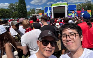 Thư từ Canada: Hòa mình vào biển người ở Toronto