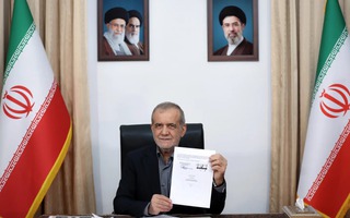 NÓNG: Iran lại tuyên bố đóng eo biển Hormuz