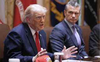 Ông Donald Trump nói Iran “đầu hàng vô điều kiện”