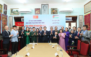 Trao Huân chương của Nhà nước Palestine truy tặng Đại tướng Võ Nguyên Giáp
