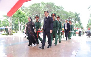 MỆNH LỆNH TỪ TRÁI TIM (*): Đưa các anh về đất mẹ!