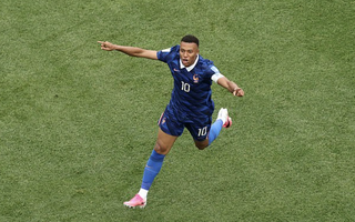 Mbappe lập cú đúp, Pháp khiến Iraq bị loại sớm