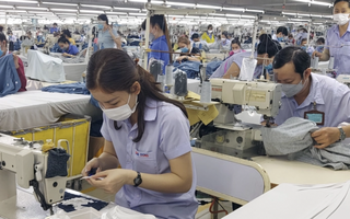 NÓNG: Công đoàn đề xuất 2 phương án tăng lương tối thiểu vùng từ ngày 1-1-2027