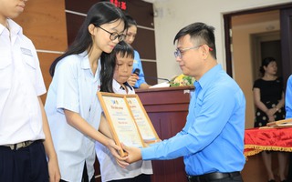 Tiếp sức học sinh và tri ân người lao động