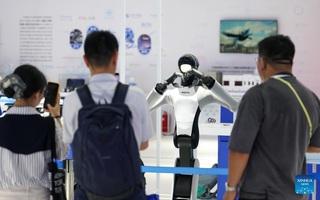Dự báo lạc quan về ngành công nghiệp robot hình người