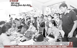 Báo in ngày 4-6: Bữa cơm công nhân sau giờ tăng ca