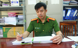 Người giữ "nhịp thở" sau song sắt