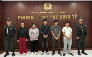 Công an TPHCM bắt vợ chồng chủ xưởng giày cùng 3 nhân viên