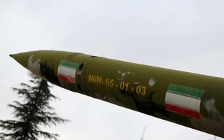 Iran phóng loạt tên lửa vào các căn cứ quân sự Mỹ