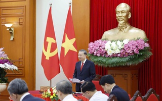 Lý luận phải soi đường, dẫn dắt thực tiễn phát triển