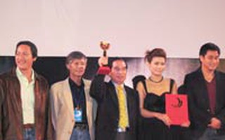 Bất ngờ, bức xúc