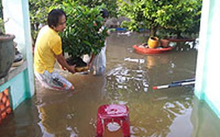 Con triều lịch sử nhấn chìm phố xá