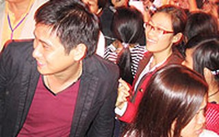 Tôn vinh nghệ sĩ kiểu gì?