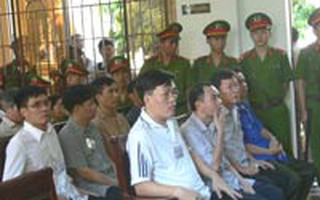 Bác toàn bộ đề nghị của luật sư