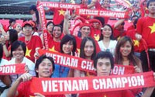 Cổ động viên Việt Nam bị tấn công tại Singapore