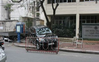 Xác chết trong xe Lexus