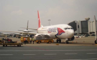 Vắng khách, Indochina Airlines tiếp tục… không bay