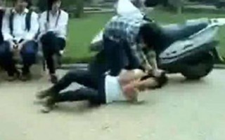 Mời công an điều tra vụ video clip nữ sinh bị đánh