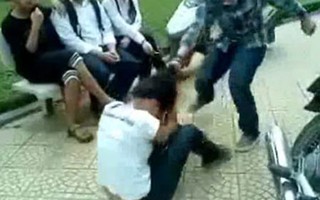 Xác định 10 HS trong vụ đánh nữ sinh dã man