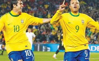 Brazil đè bẹp Chile