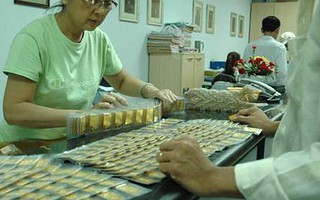 Tiếp tục nhập vàng để hạ sốt