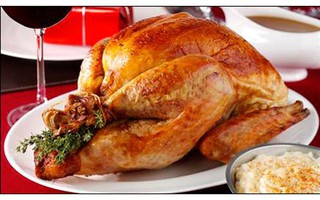 Gà tây nướng sốt bánh mì