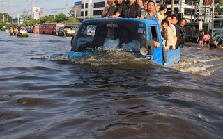 Thị trưởng Bangkok kháng lệnh thủ tướng