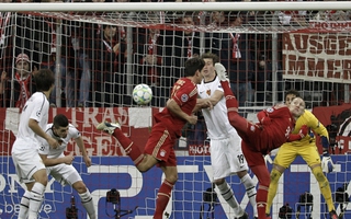 Hủy diệt Basel, Bayern Munich vào tứ kết Champions League