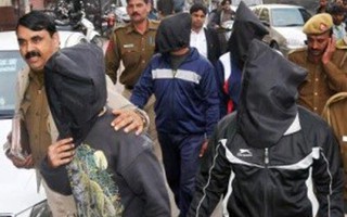 Ấn Độ: Nghi phạm hiếp dâm muốn vào không quân