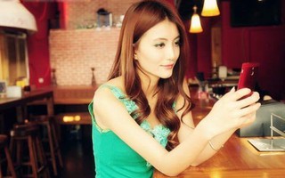 Hotgirl và "hàng nóng" công nghệ