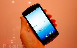 Fujitsu trình làng smartphone lõi tứ mạnh mẽ tại MWC 2012
