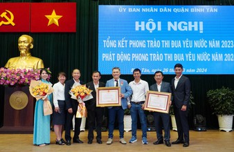 Công ty Qui Phúc nhận Huân chương Lao động hạng Ba