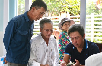 Người dân vui mừng có đồng hồ nước thông minh, thanh toán qua app