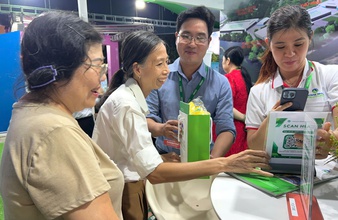 Người dân TP HCM tham quan mô hình xử lý rác hiện đại của VWS