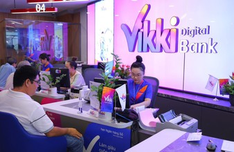 Khách hàng vỡ oà khi trúng vàng từ chương trình  “tiết kiệm Vikki – trúng vàng ký”