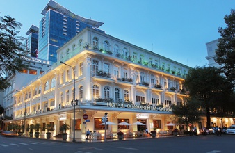 Rộn ràng mùa lễ hội tại Hotel Continental Saigon