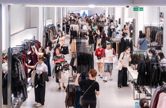 2,3 triệu lượt khách “phá đảo” Vincom Black Friday 2025, tạo cú bùng nổ cho mùa lễ hội cuối năm