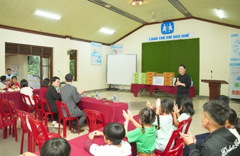 Shinhan Life Việt Nam hỗ trợ Làng trẻ em SOS tại Đà Nẵng và Huế