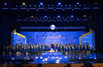 Trường Đại học Văn Hiến kết nối hơn 4.000 vị trí việc làm cho tân khoa ngay tại Lễ Tốt nghiệp 2025